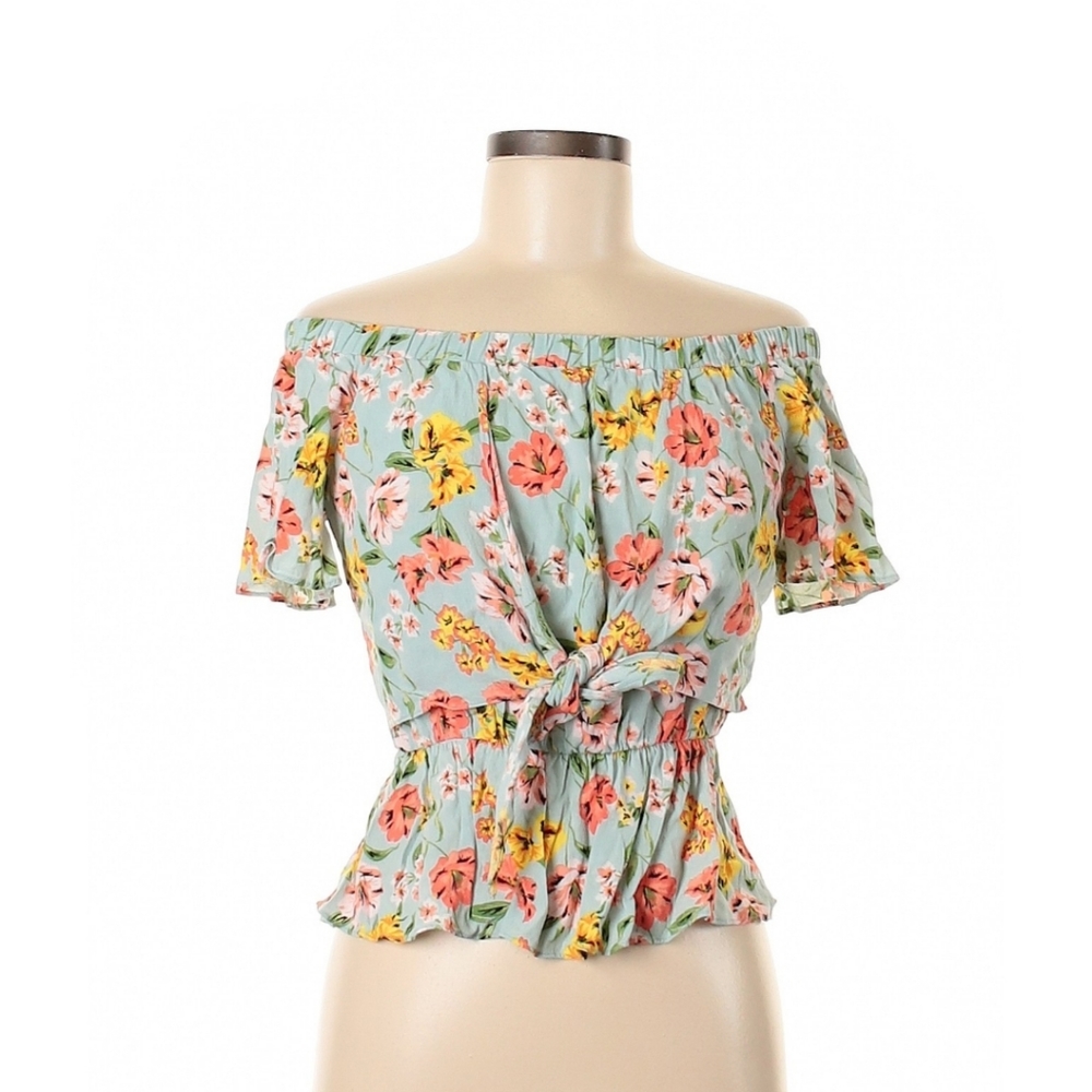 Everly off the shoulder short sleeve blouse size L